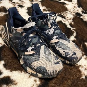 Women’s size 8.5 adidas. Worn approx 15 times.